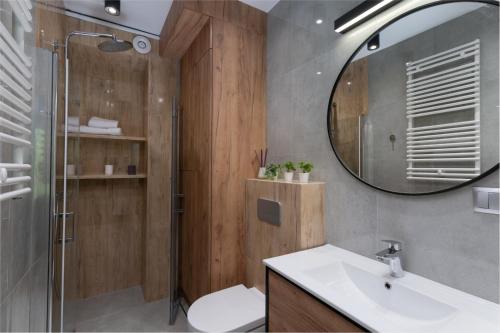 Prestigious Residence with Garden, Garage, and Elegant Rooms, Cracovia (foto 10)