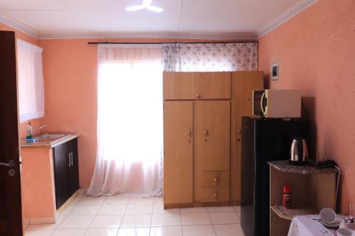 Fasilitas, Thenjwas Sleep-Over Lodge in Broham