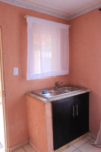 Dapur, Thenjwas Sleep-Over Lodge in Broham