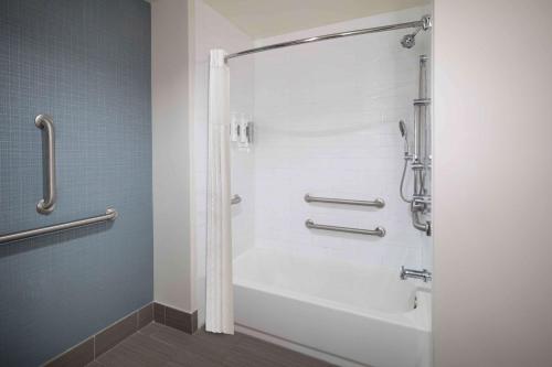 King Room - Hearing Access/Non-Smoking image 4