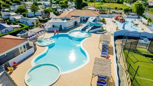 ZEcamping 4 étoiles - Parc Aquatique - Plage à 700 m - Piscine couverte