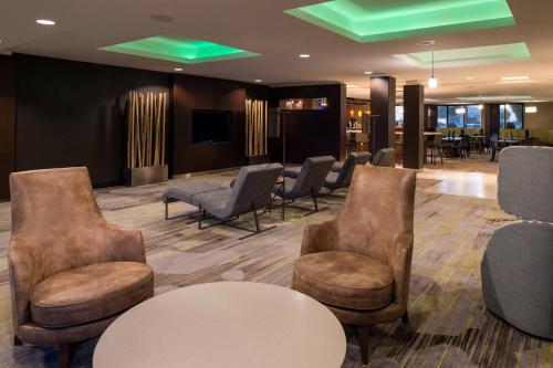 大堂, Courtyard by Marriott Victorville Hesperia in 希斯皮里亞