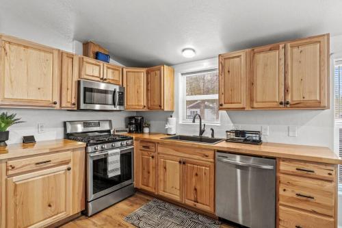 Upscale Retreat near vibrant downtown in 巴克斯特