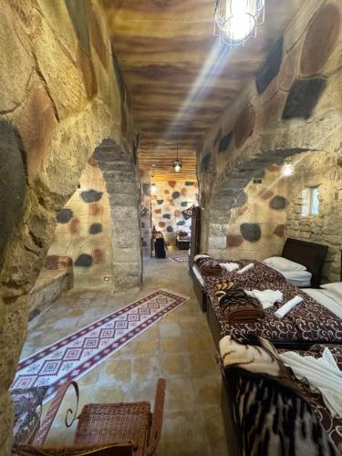 5 twin beds