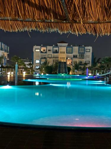 Superbe appartement au centre de Cabo Negro en résidence avec piscines et tobogan (Superbe appartement au centre de Cabo Negro en residence avec piscines et tobogan) in Cabo Negro