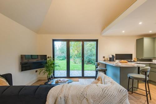 Фасада на хотела, The Garden Room by Bloom Stays in Beckley