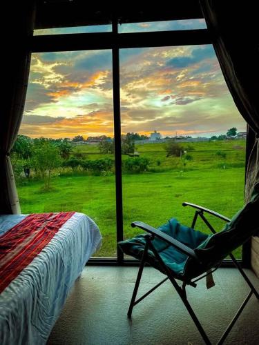 Rancho Oco Mahogany Villa with Swimming Pool in Maugat