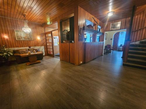 Фойє, Eides Hotel in Хьойангер