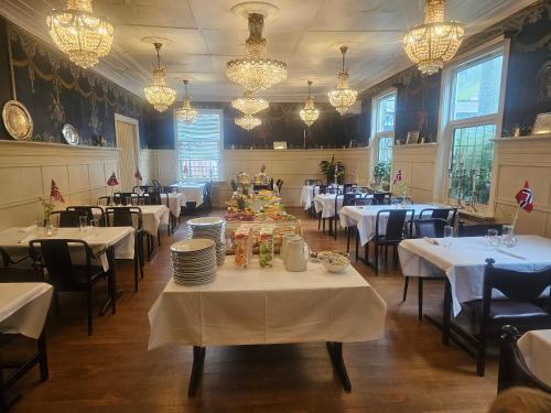 Ресторан, Eides Hotel in Хьойангер