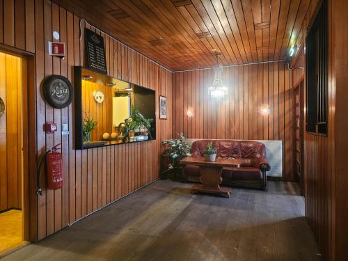 Фойє, Eides Hotel in Хьойангер