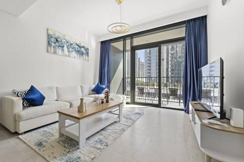 Luxury 1BR apartment at Creek Edge Tower 2, Dubaj