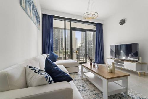 Luxury 1BR apartment at Creek Edge Tower 2 - image 14