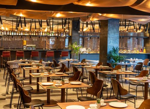 Restaurant, Axel Hotel Bilbao - Adults Only in Ibaiondo