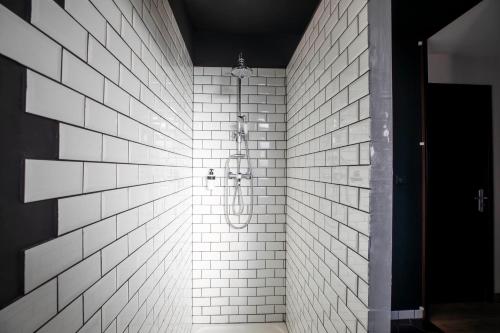 Ducha, Rosie's Club in Ajaccio City Center