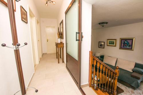 Hol, Apartment Grdelin in Biograd na Moru