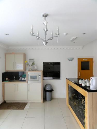 Skylark Guest House - image 11