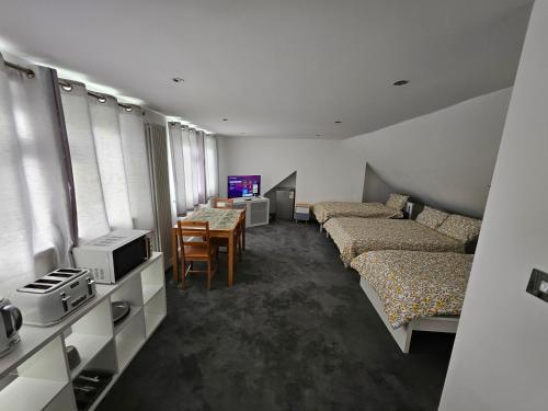 Self Contained Studio Near Windsor Attractions!, Windsor (photo 5)