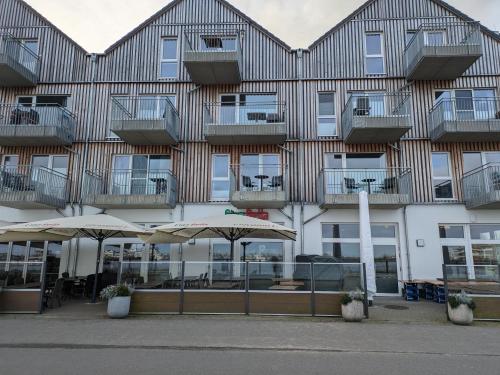 Exterior view, Lungomare Oro, Penthouse am Yachthafen, Traum Meerblick, Hunde erwunscht in Olpenitz
