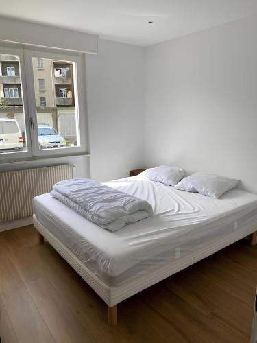 2BR 2 bathroom Geneva Tram 17 in อาบิลิ