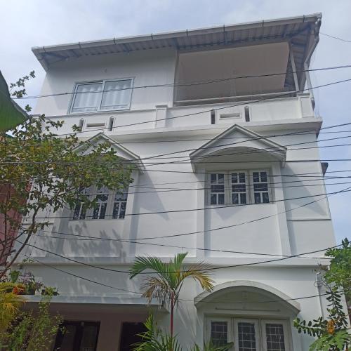 Double Room with Balcony image 10