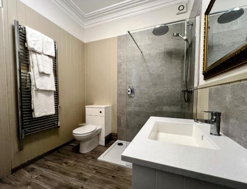 Best Western Leigh Park Hotel - image 5