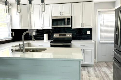 New fresh house in Seminole close to beach in Seminole, USA