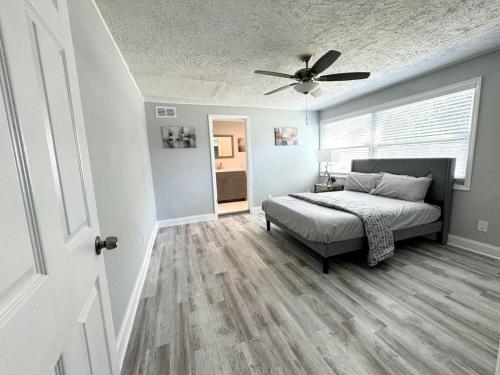 New fresh house in Seminole close to beach in Seminole, USA