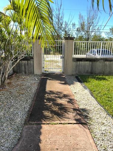 Island Serenity Cottage in Freeport