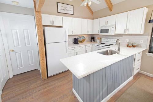 Oyster Catcher 32 Lake View3BR3BA Villa wKitchen - image 10