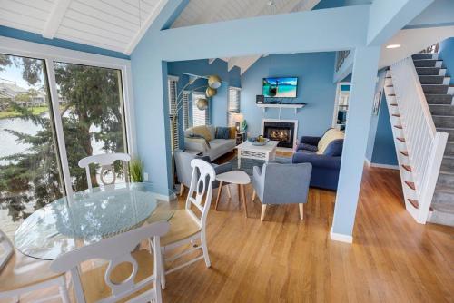 Lakeside Retreat 3BR Villa Oyster Catcher Island in Pawleys Island, USA