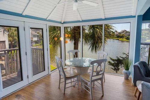 Lakeside Retreat 3BR Villa Oyster Catcher Island in Pawleys Island, USA