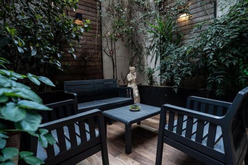 Spacious and Stylish 3BR w Private Garden, Istanbul