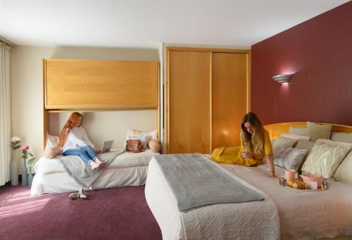 room detail thumbnail 1