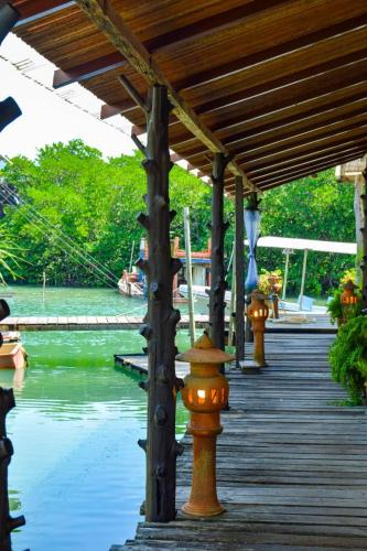 Omgeving, The Mangrove Hideaway Koh Chang in Salak Phet Bay