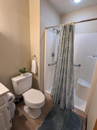 Waterloo Suites Queen 1 - image 2