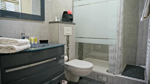 Little Suite - Nathan - image 3