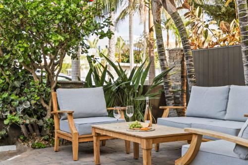 Coastal Chic at Windansea in San Diego, USA