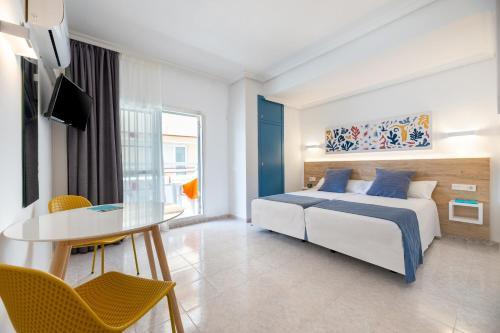 Hotel Apartamentos Lux Mar - image 2