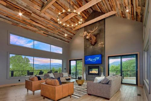 Modern Endless View in Sevierville, USA