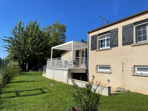 Les pieds dans la vallée (Les pieds dans la vallee) in Chatillon-sur-Marne