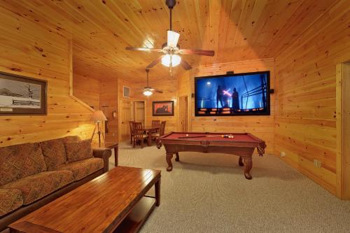 Bear Cub Lodge – Gatlinburg, TN