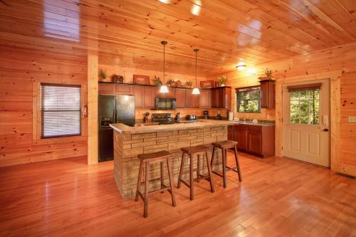 Bear Cub Lodge – Gatlinburg, TN