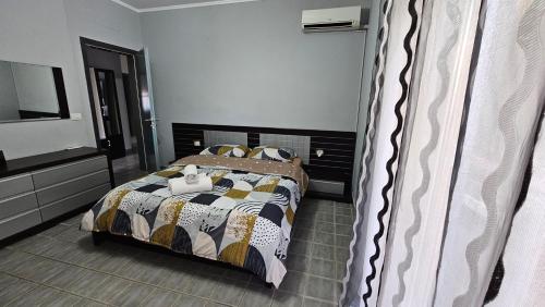 Mani's Family Lake Home, Tirana (photo 5)
