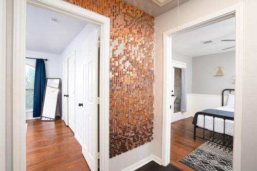 Large home near Randolph, bring the whole family in Universal City, USA