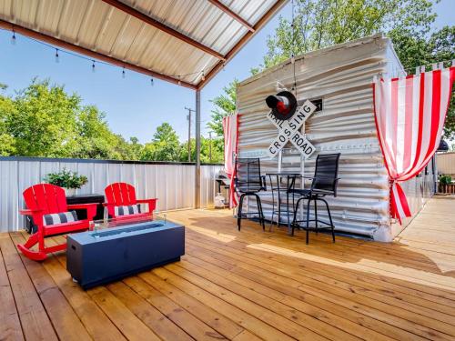 Historic Stay In Santa Fe Railcar - Depot Lodging in Brownwood