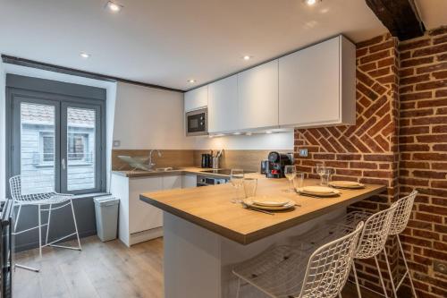 Two bedroom apartment in the heart of Old Lille