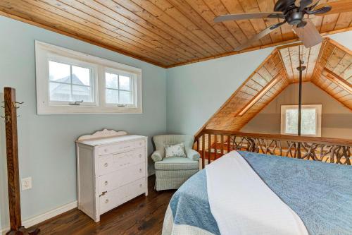 Charming Guest House at Sapphire Retreat in Sapphire, USA