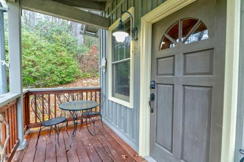 Charming Guest House at Sapphire Retreat in Sapphire, USA