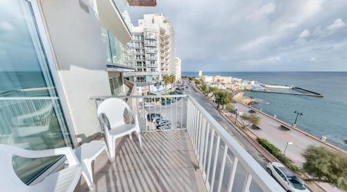 Double or Twin Room with Sea View image 2
