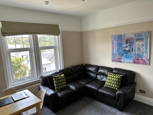 Alum Chine Beach House - image 3